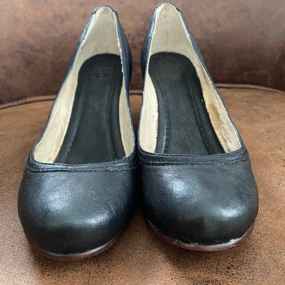 Frye black leather wedges